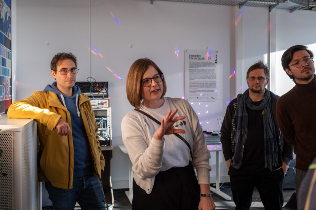 Welche Labs gibt es im ligeti zentrum und welche Projekte werden dort umgesetzt? Zwei Führungen boten Antworten auf brennende Fragen | Foto: Carsten Rabe