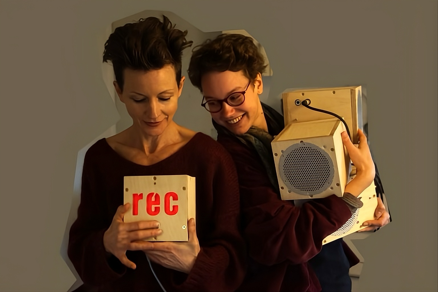 Der record-o-mat ist ein zufallsbasierter Audio-Sampler, den Joana Welteke und Nadja Rix 2019 entwickelten und im ligeti zentrum optimieren | Foto: Piet Koenekoop